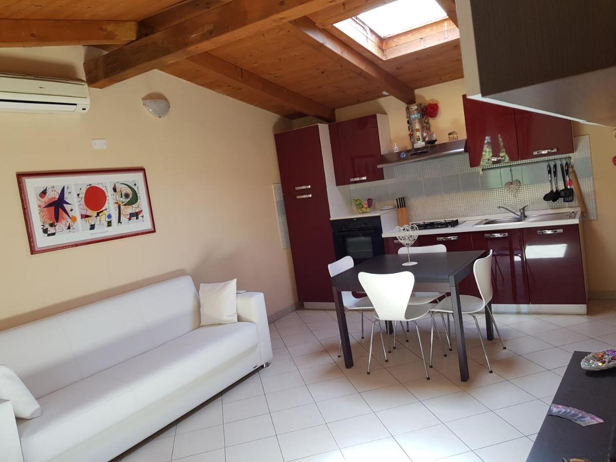 Andrea'S Apartments - Chiasserini Милан Экстерьер фото