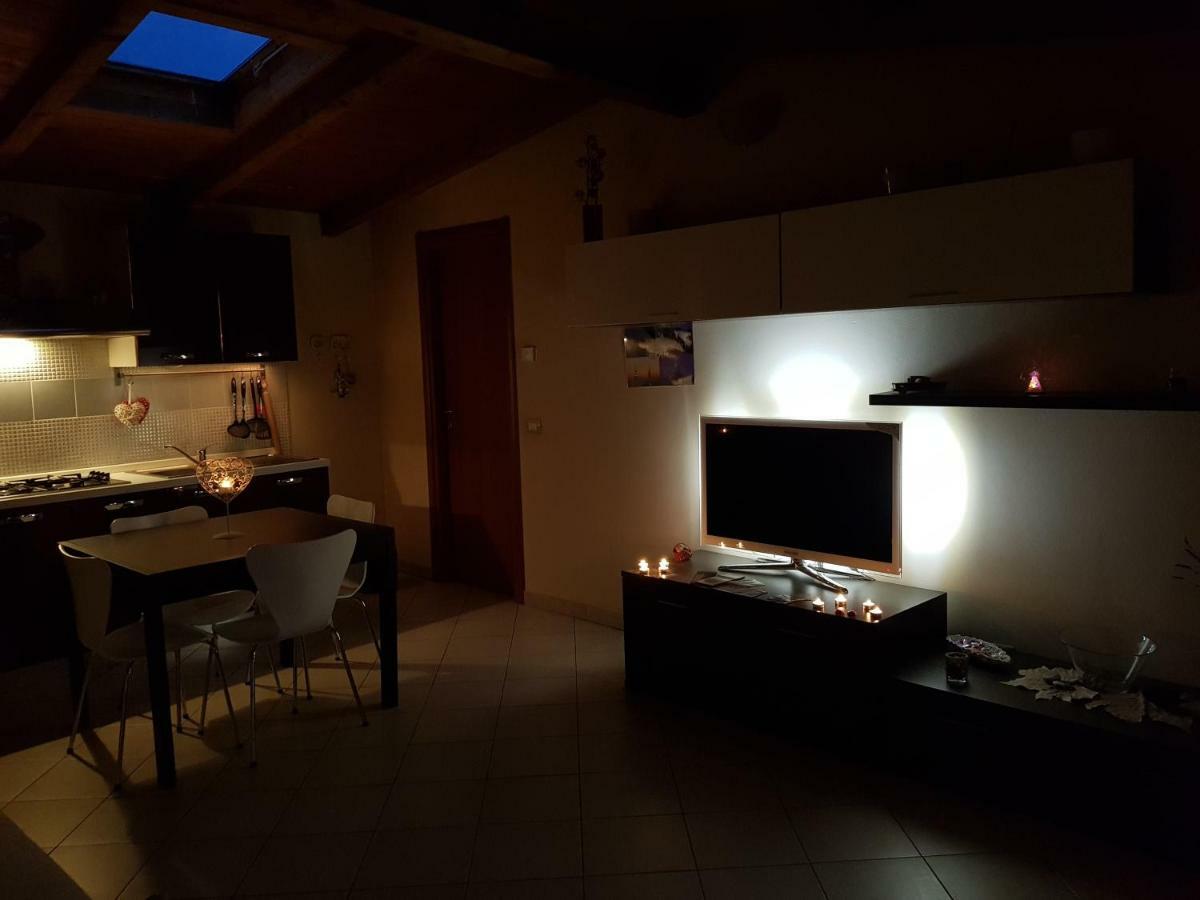 Andrea'S Apartments - Chiasserini Милан Экстерьер фото